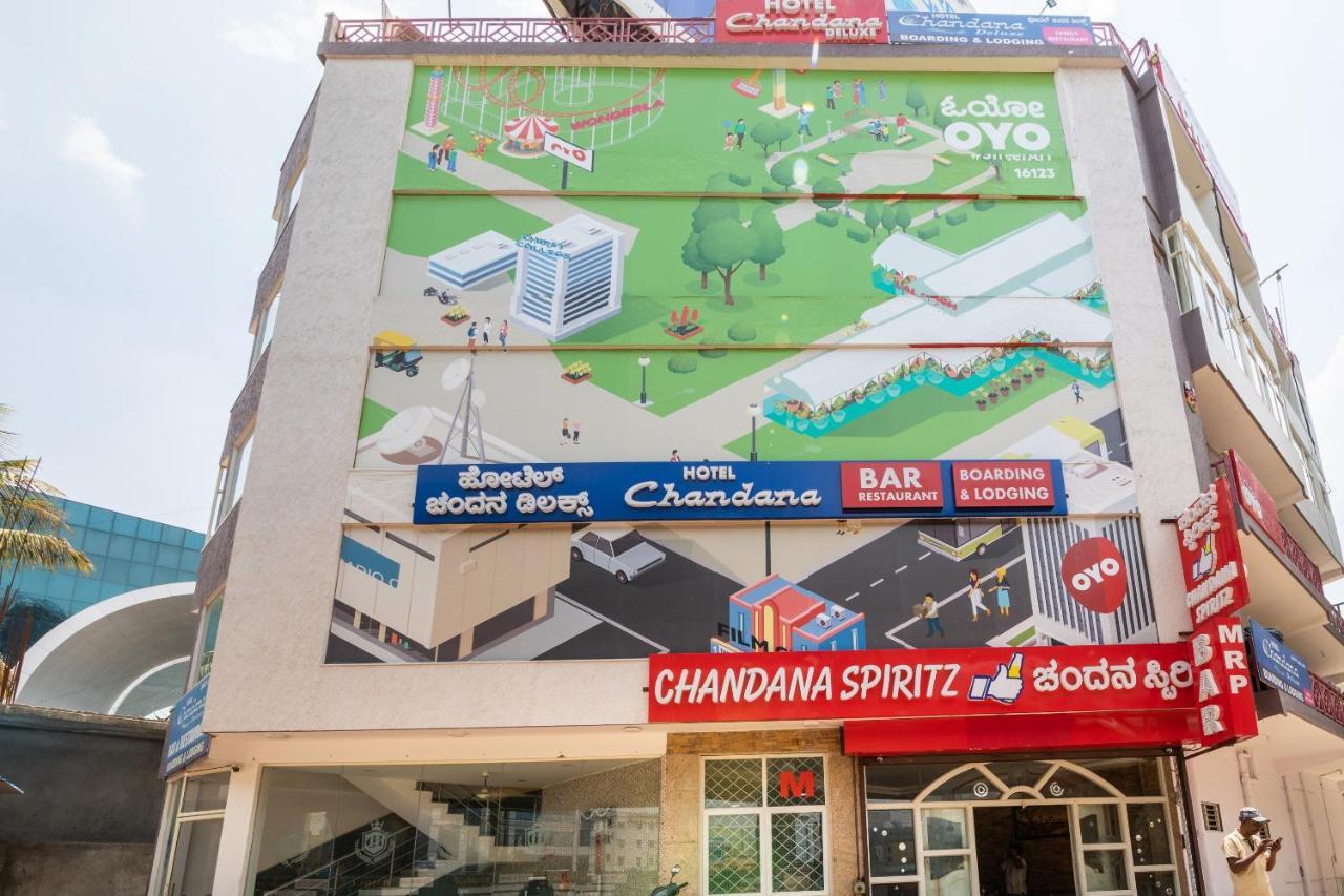 Oyo 16123 Chandana Deluxe Bengaluru Kültér fotó