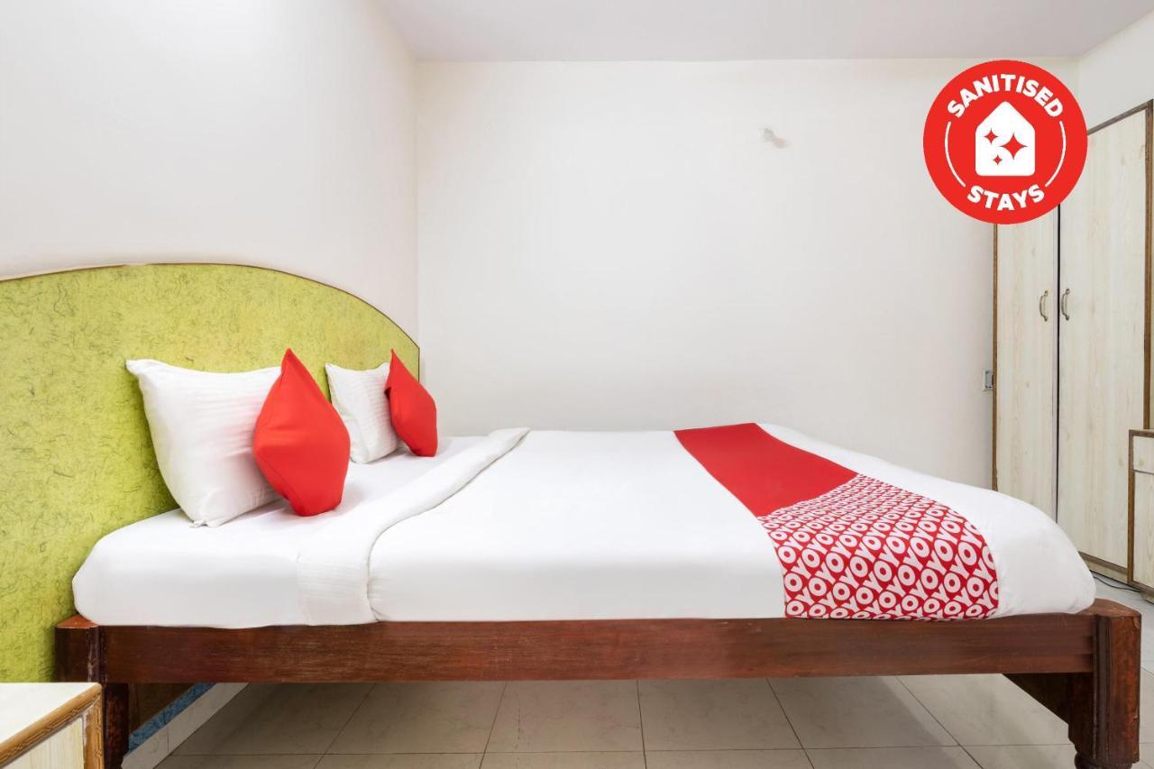 Oyo 16123 Chandana Deluxe Bengaluru Kültér fotó