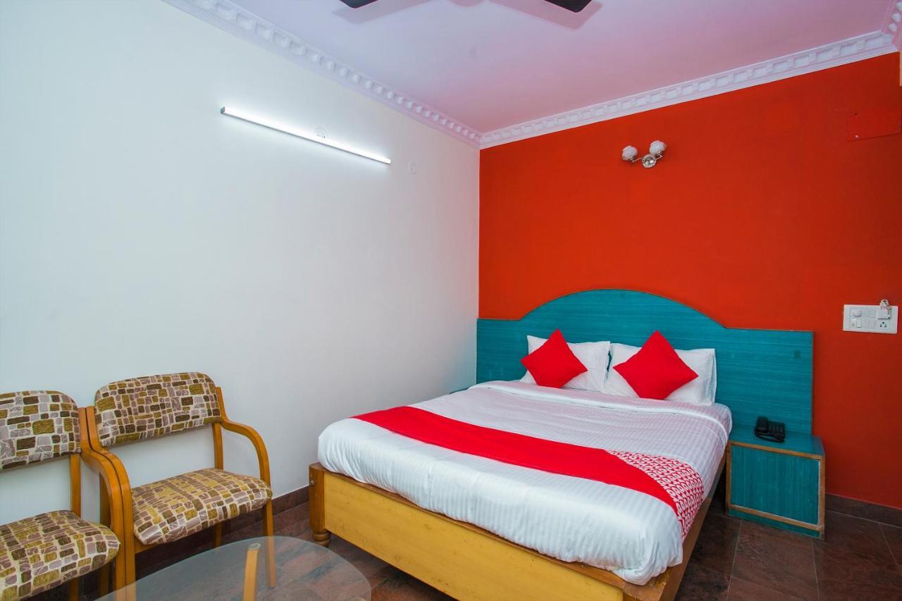 Oyo 16123 Chandana Deluxe Bengaluru Kültér fotó