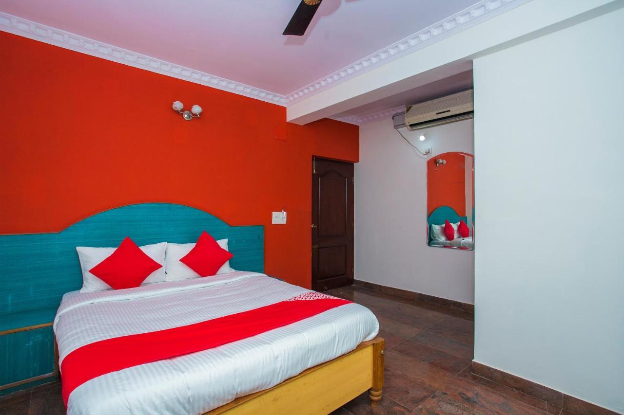 Oyo 16123 Chandana Deluxe Bengaluru Kültér fotó