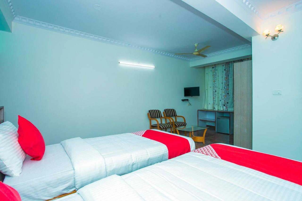 Oyo 16123 Chandana Deluxe Bengaluru Kültér fotó